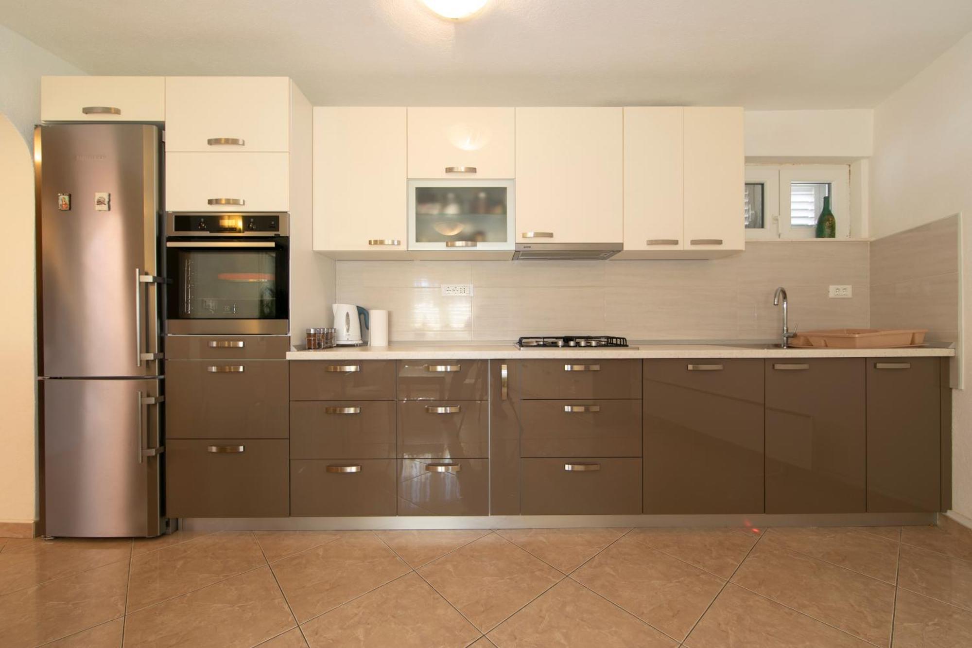 Apartmani Darinka Baška Voda Buitenkant foto
