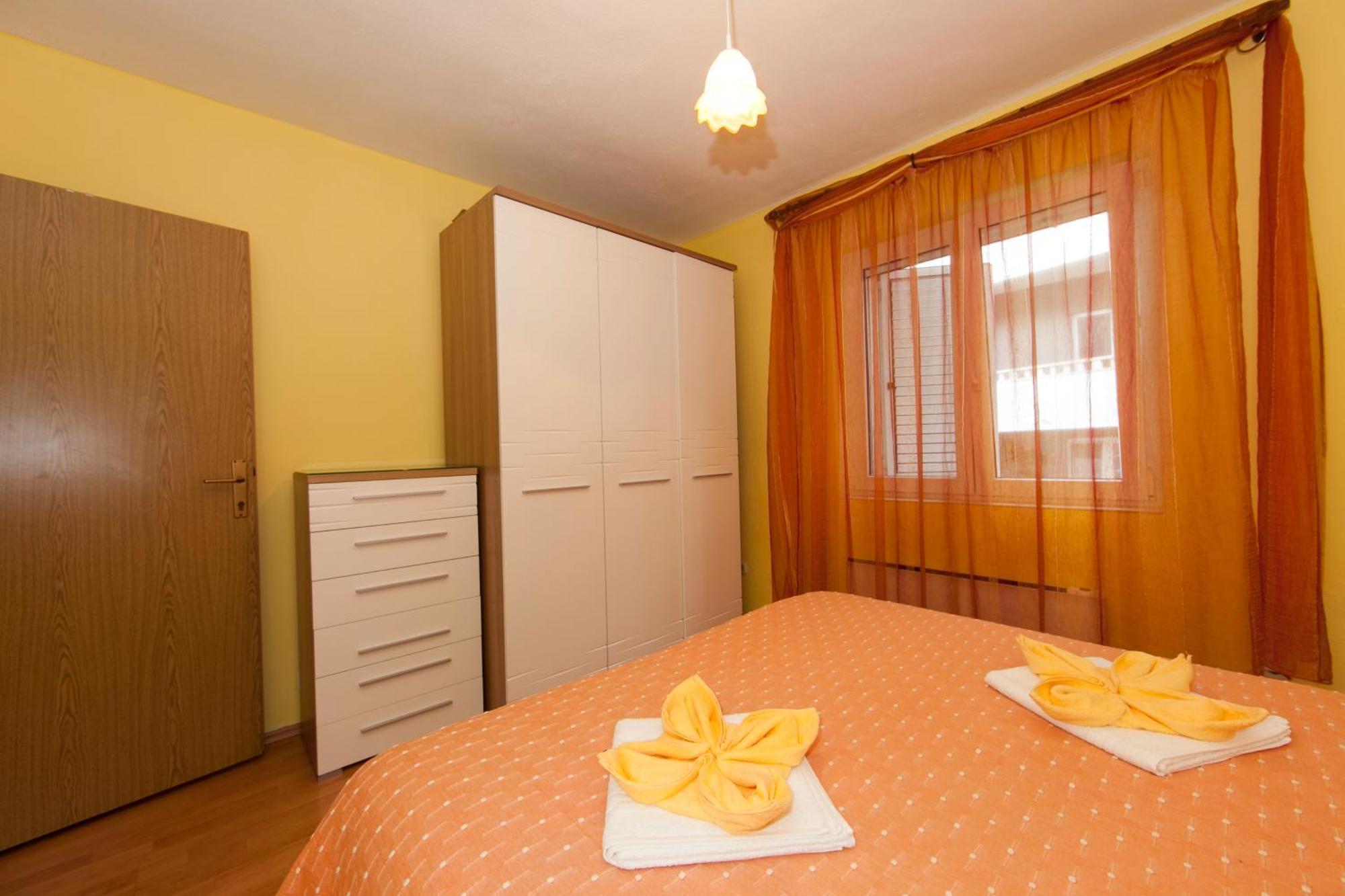 Apartmani Darinka Baška Voda Buitenkant foto