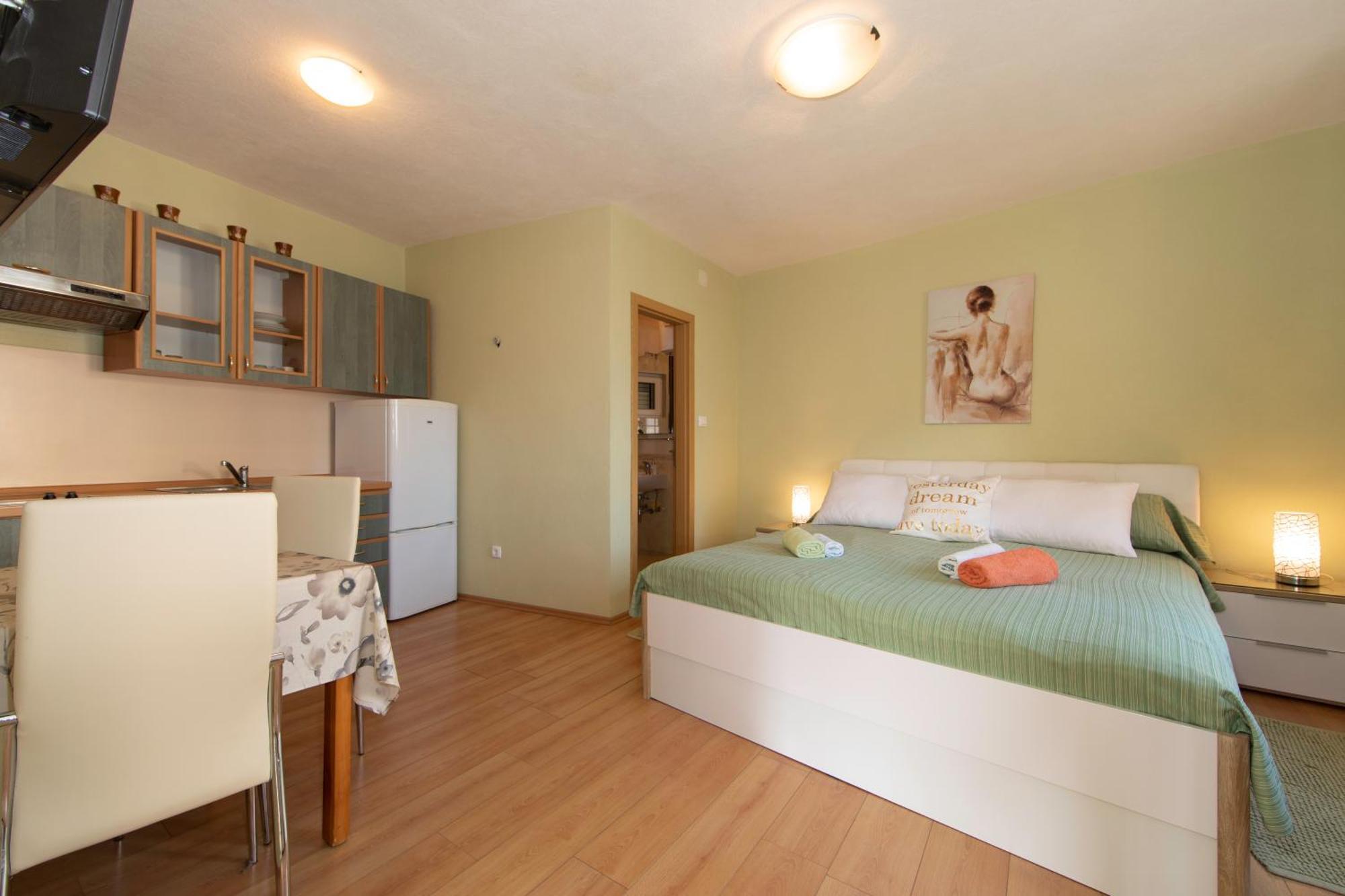 Apartmani Darinka Baška Voda Buitenkant foto