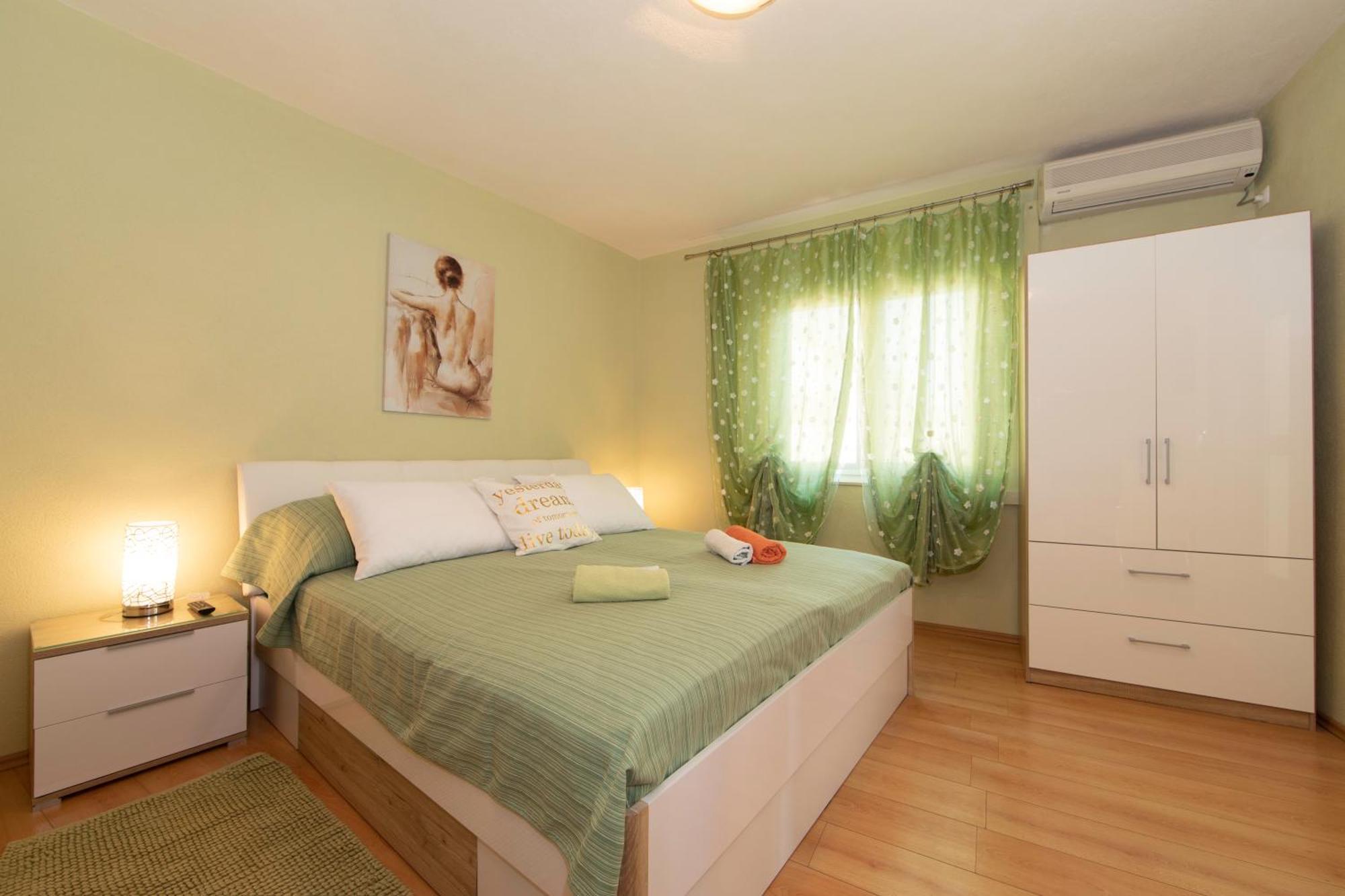 Apartmani Darinka Baška Voda Buitenkant foto