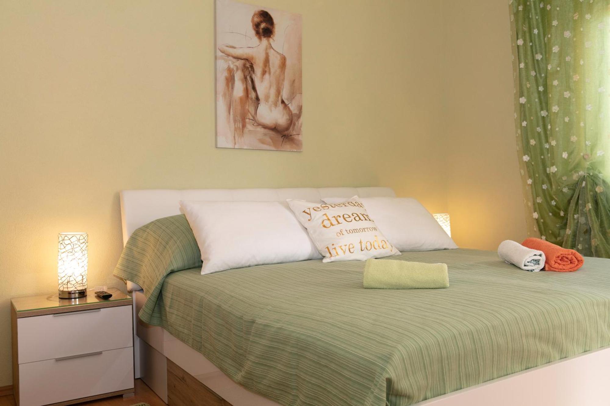 Apartmani Darinka Baška Voda Buitenkant foto