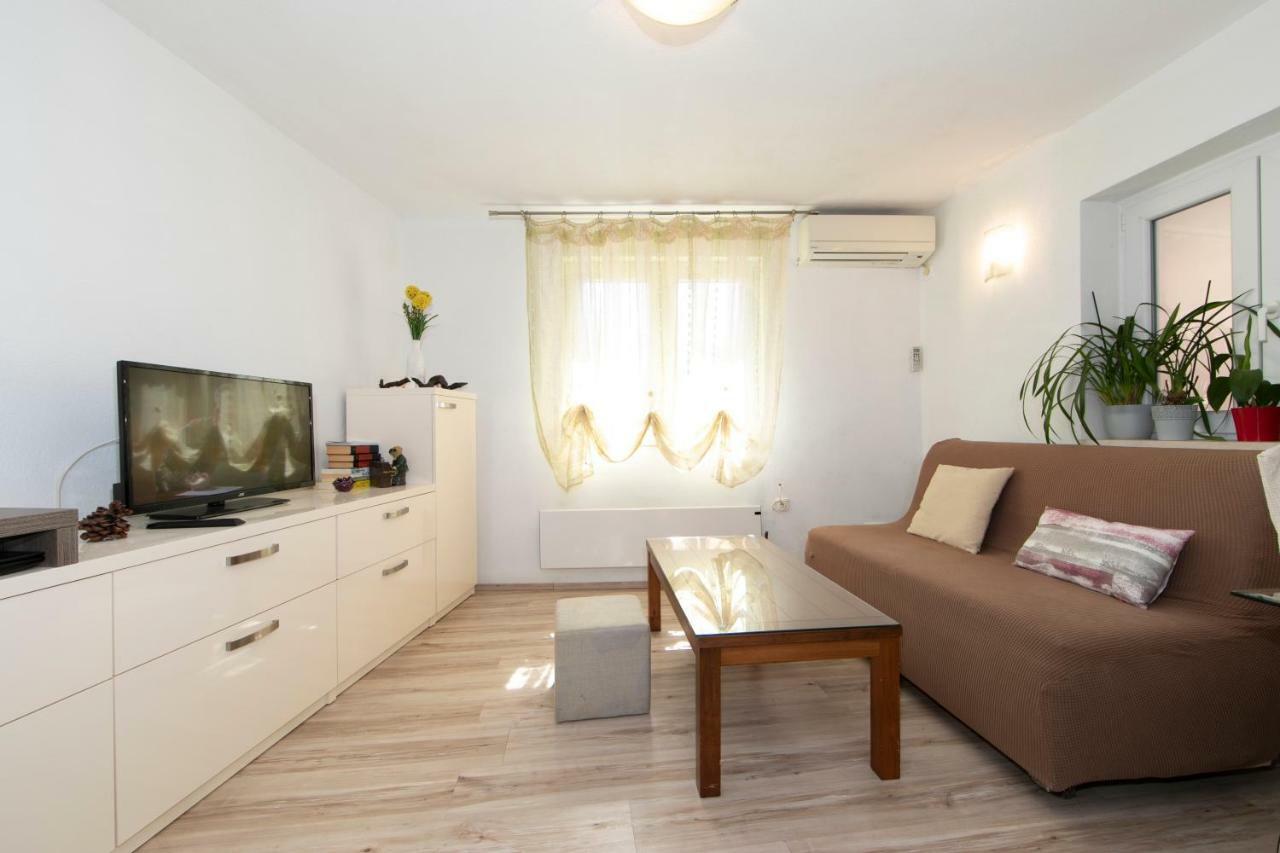 Apartmani Darinka Baška Voda Buitenkant foto