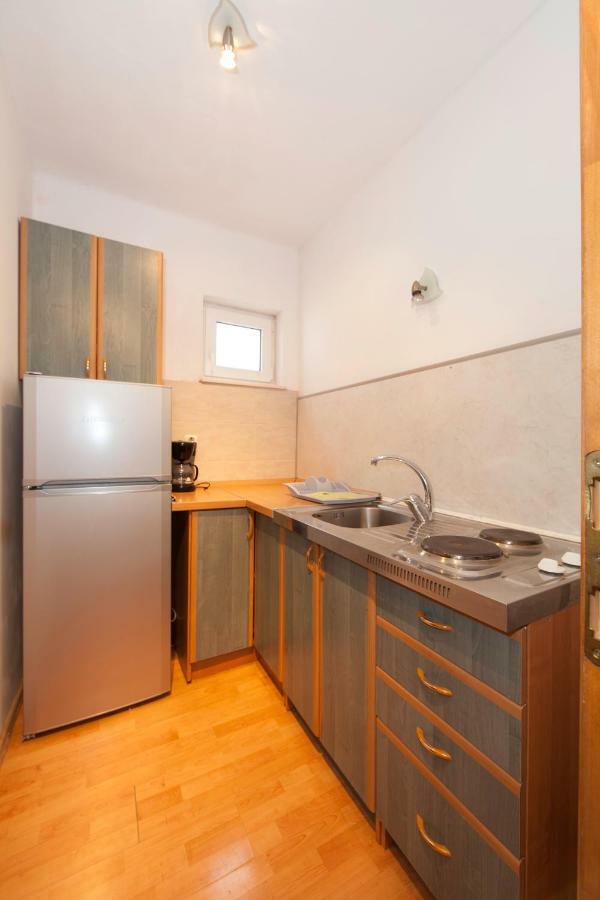 Apartmani Darinka Baška Voda Buitenkant foto
