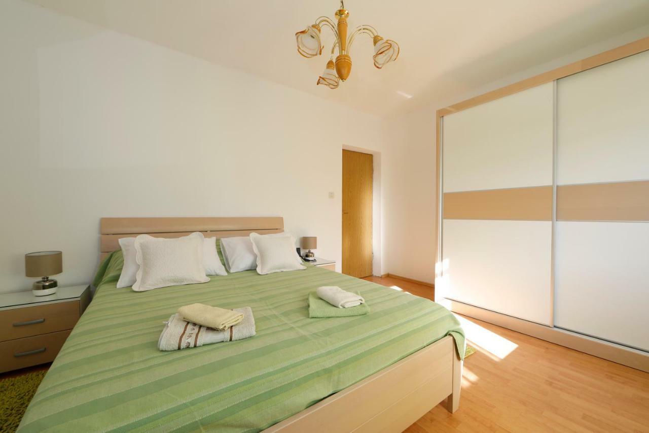 Apartmani Darinka Baška Voda Buitenkant foto