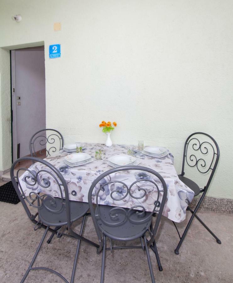 Apartmani Darinka Baška Voda Buitenkant foto