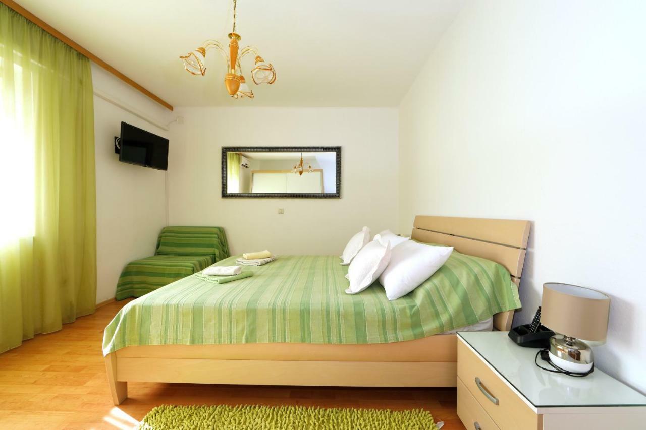 Apartmani Darinka Baška Voda Buitenkant foto