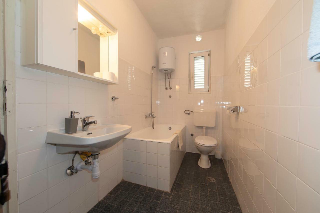 Apartmani Darinka Baška Voda Buitenkant foto
