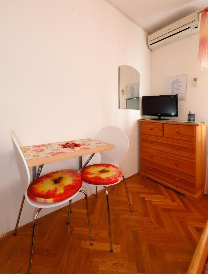 Apartmani Darinka Baška Voda Buitenkant foto