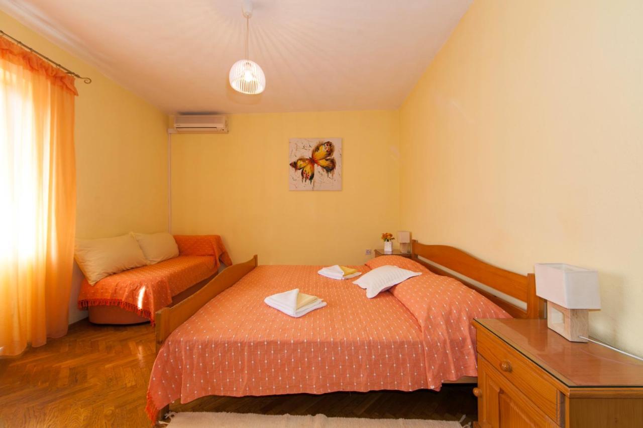 Apartmani Darinka Baška Voda Buitenkant foto